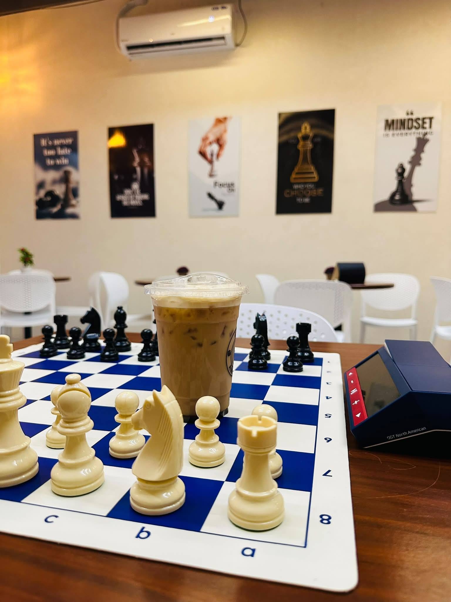 Good coffee, great games, and a place you’ll want to stay. ☕♟️